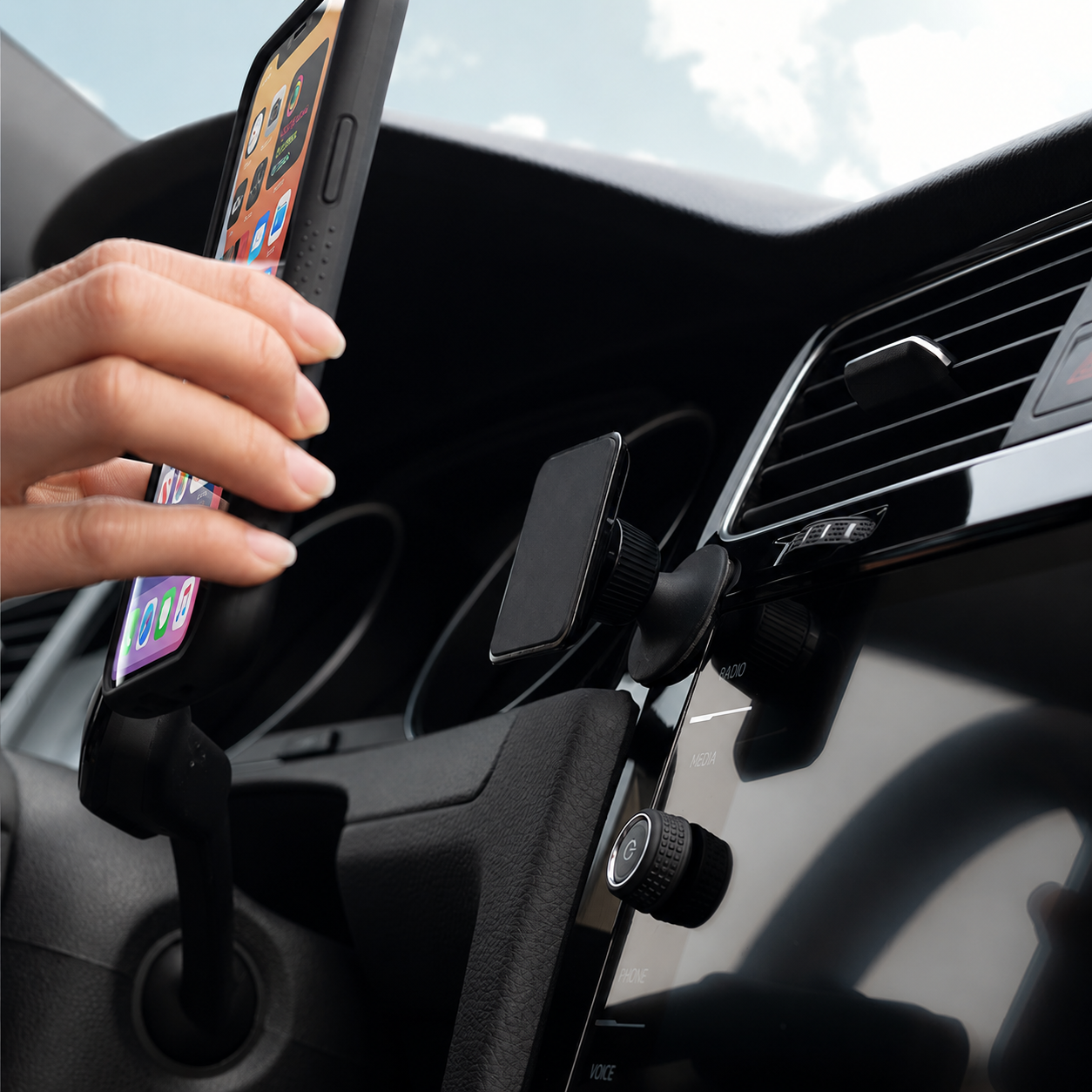 Sollievo Magnetic Dashboard Phone Mount