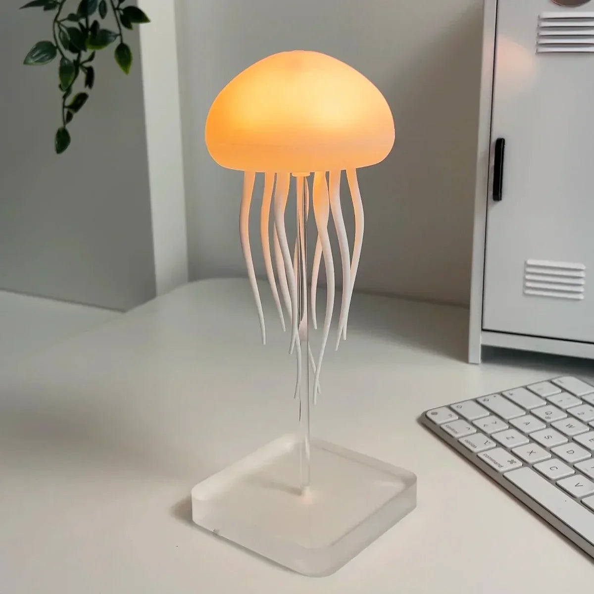 Sollievo Kinetic Jellyfish Lamp