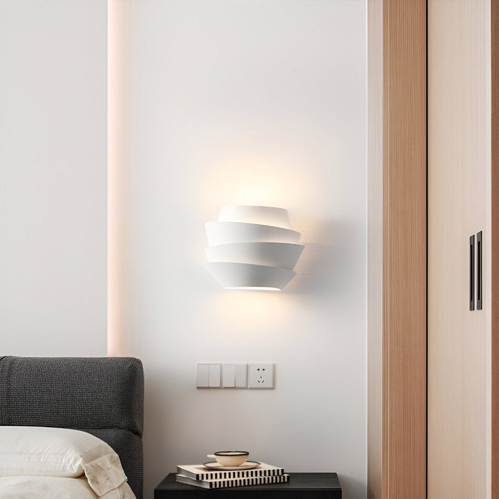 Sollievo Scandinavian Iron Wall Lamp