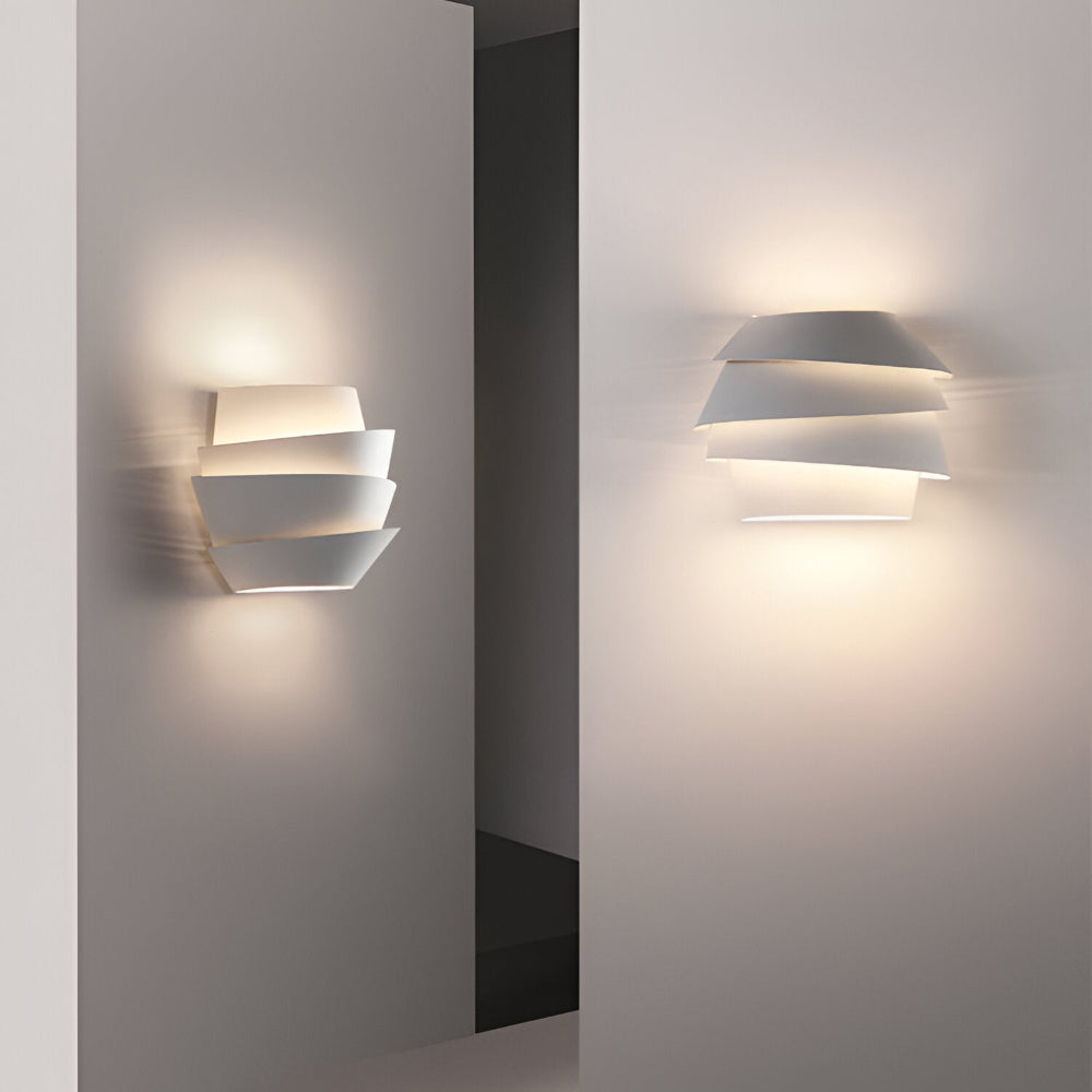 Sollievo Scandinavian Iron Wall Lamp