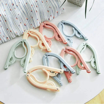 Sollievo Foldable Travel Clothes Hanger